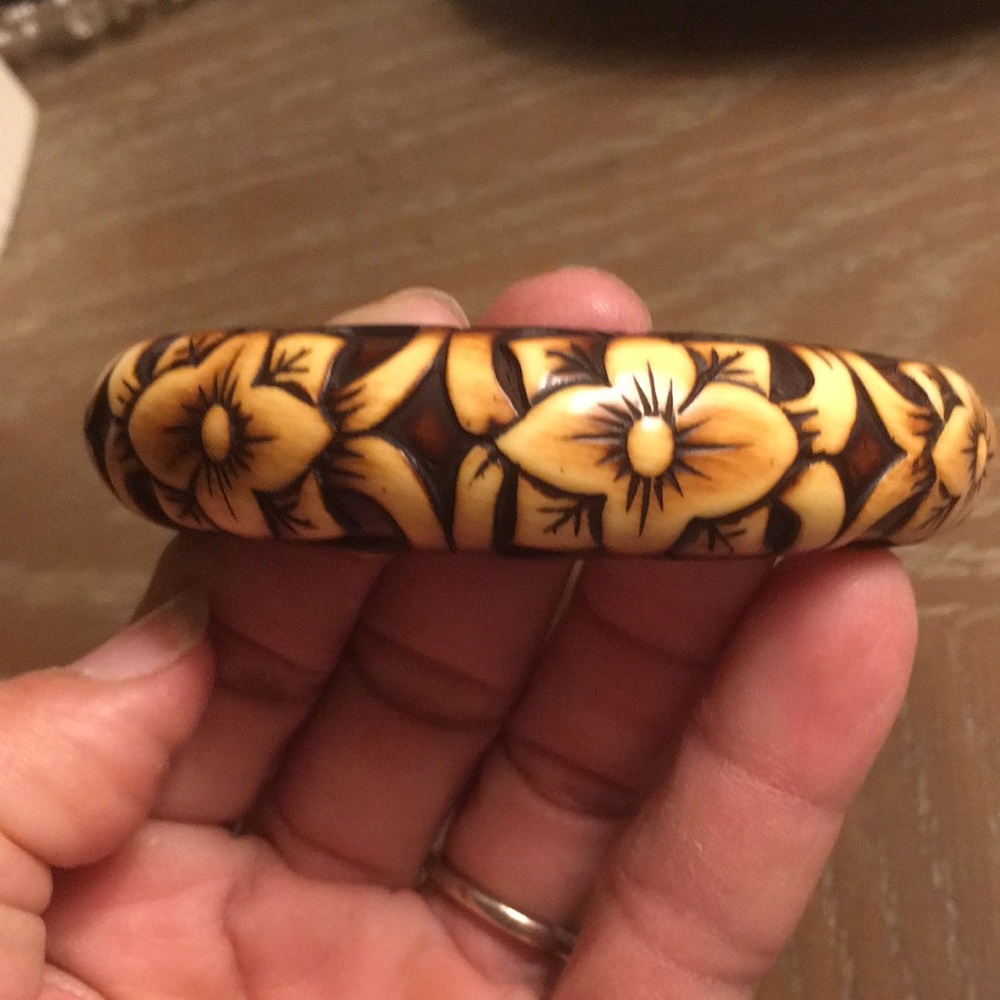 Flower Embossed Bangle - image 1